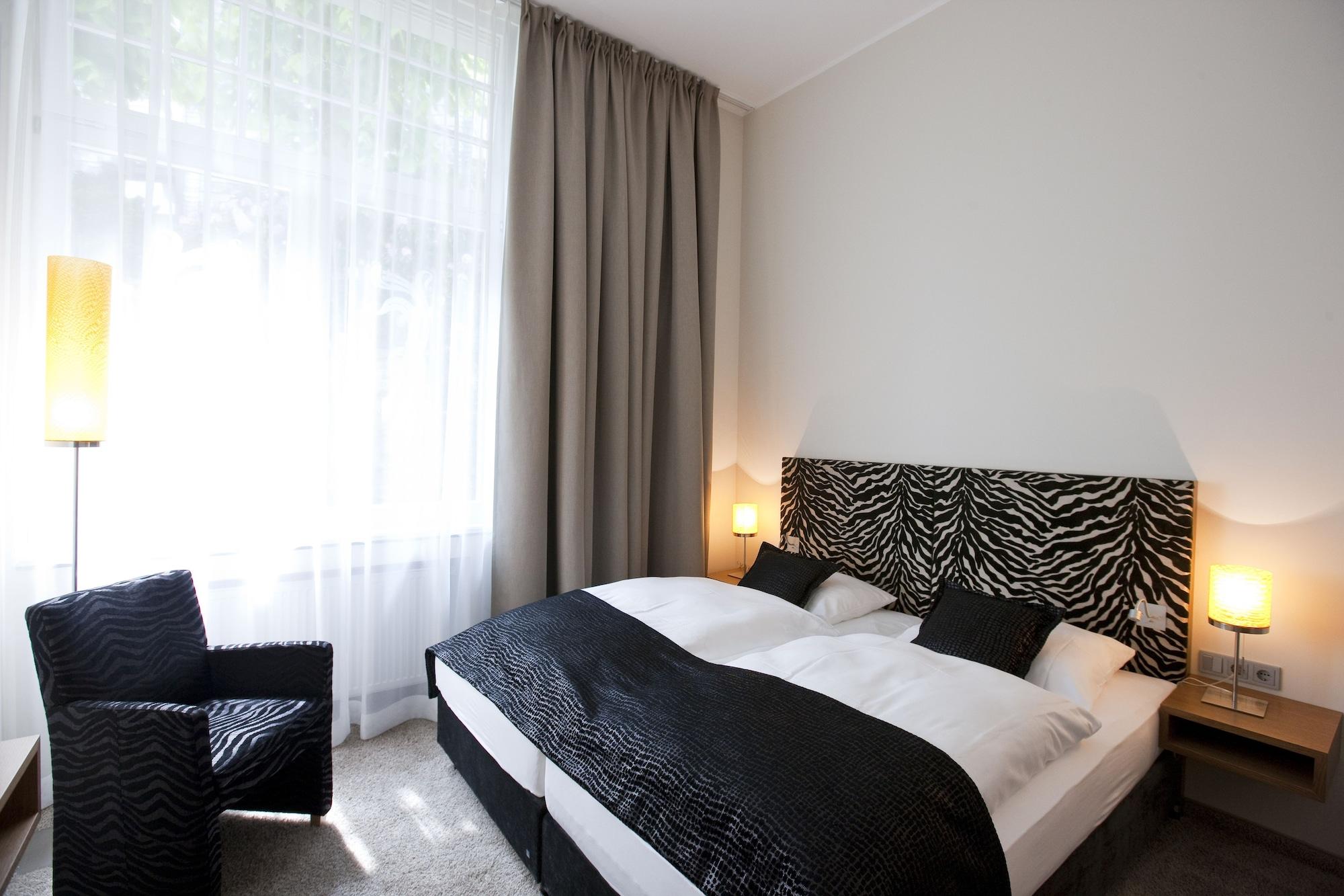 โฮเต็ล แกรฟราเธอร์ ฮอฟ Hotel โซลิงเงน ภายนอก รูปภาพ