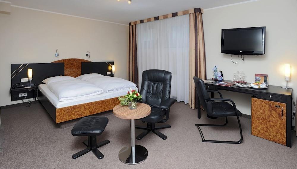 โฮเต็ล แกรฟราเธอร์ ฮอฟ Hotel โซลิงเงน ภายนอก รูปภาพ