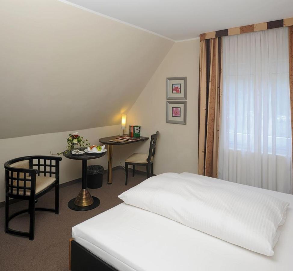 โฮเต็ล แกรฟราเธอร์ ฮอฟ Hotel โซลิงเงน ห้อง รูปภาพ